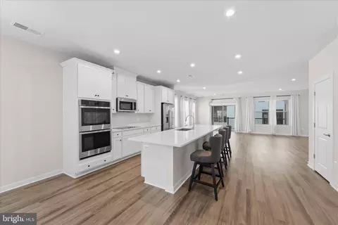 13695 Innovation Station Loop #77B, Herndon, VA 20171