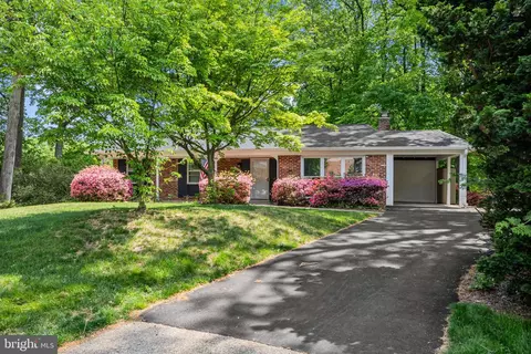4205 Breezewood Ln, Annandale, VA 22003