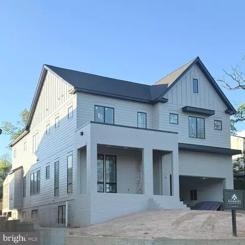 6908 Mount Daniel Dr, Falls Church, VA 22046