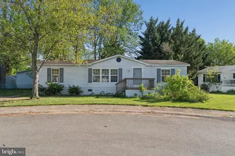 14611 Northwest Pl, Chantilly, VA 20151