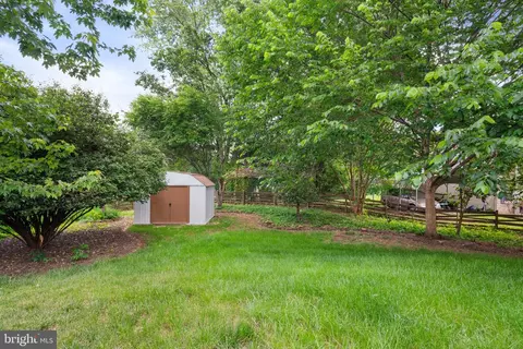 Exterior - 4505 Briarton Dr, Chantilly, VA 20151 photo 7 of 8