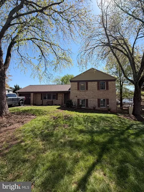4505 Briarton Dr, Chantilly, VA 20151