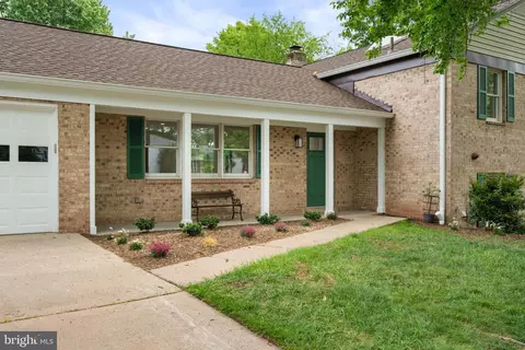 Exterior - 4505 Briarton Dr, Chantilly, VA 20151 photo 5 of 8