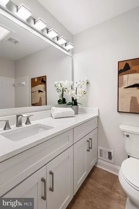 Bath - 4505 Briarton Dr, Chantilly, VA 20151 photo 4 of 6