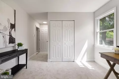 Entry Way - 4505 Briarton Dr, Chantilly, VA 20151 photo 6 of 8
