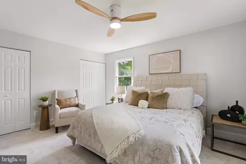 Bedroom - 4505 Briarton Dr, Chantilly, VA 20151 photo 4 of 8