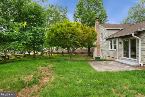Exterior - 4505 Briarton Dr, Chantilly, VA 20151 photo 6 of 8
