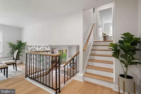 Entry Way - 4505 Briarton Dr, Chantilly, VA 20151 photo 1 of 8