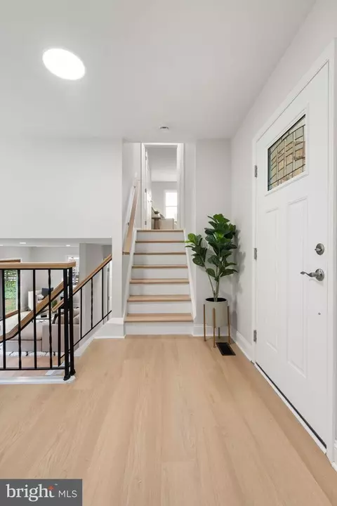 Entry Way - 4505 Briarton Dr, Chantilly, VA 20151 photo 3 of 8