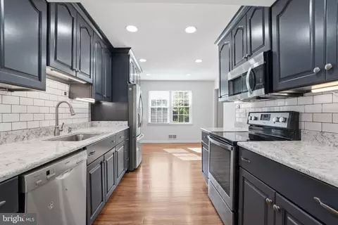 Kitchen - 6851 Brian Michael Ct, Springfield, VA 22153 photo 2 of 2