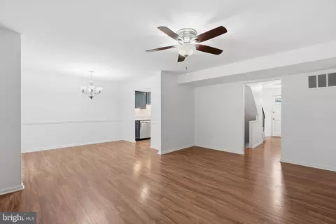 Living - 6851 Brian Michael Ct, Springfield, VA 22153 photo 1 of 3