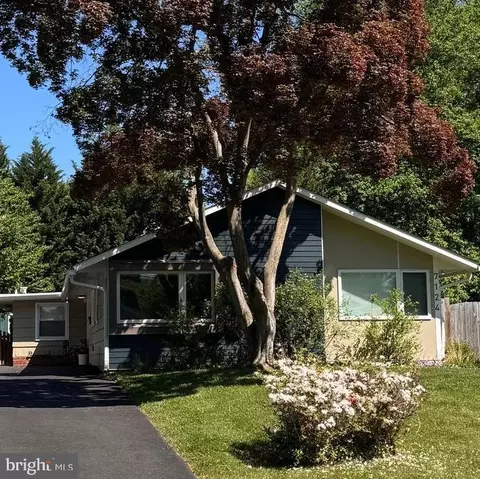 7124 Alger Rd, Falls Church, VA 22042