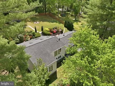 10929 Howland Dr, Reston, VA 20191