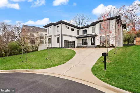 1054 Kinglet Ct, Mclean, VA 22101