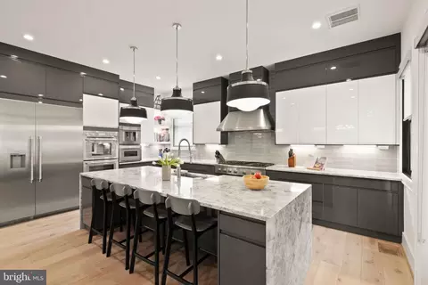 Kitchen - 1054 Kinglet Ct, Mclean, VA 22101 photo 3 of 3