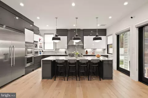 Kitchen - 1054 Kinglet Ct, Mclean, VA 22101 photo 2 of 3