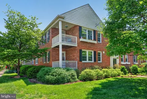6507 10th St #A1, Alexandria, VA 22307