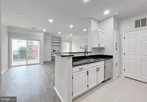 1600 Spring Gate Dr #2211, Mclean, VA 22102