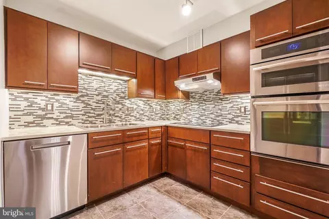 5902 Mount Eagle Dr #1503, Alexandria, VA 22303