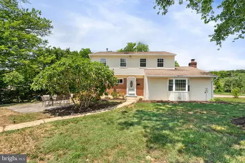 3600 Oakwood Ln, Alexandria, VA 22310