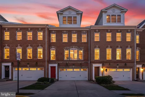 7897 Carbondale Way, Springfield, VA 22153