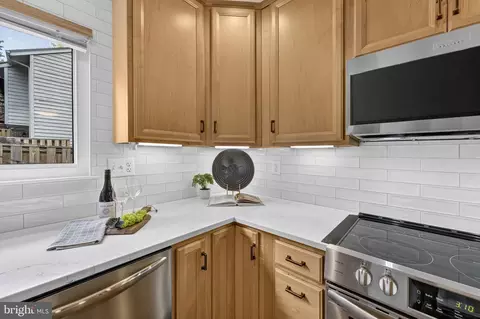 Kitchen - 1978 Winterport Cluster Cluster, Reston, VA 20191 photo 7 of 8