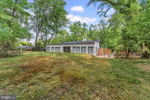 Exterior - 7415 Hastings St, Springfield, VA 22150 photo 4 of 5