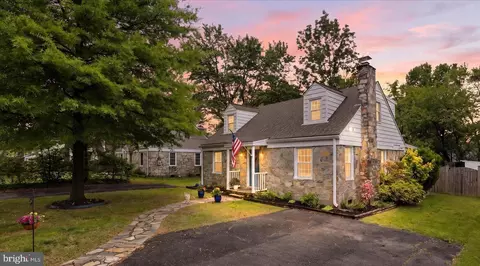 2505 Popkins Ln, Alexandria, VA 22306