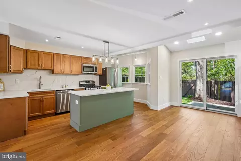 Kitchen - 1309 Northgate Sq, Reston, VA 20190 photo 1 of 5