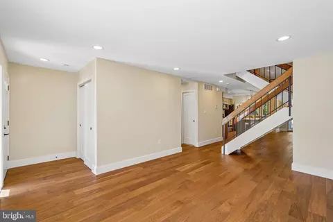 Entry Way - 1309 Northgate Sq, Reston, VA 20190 photo 2 of 4