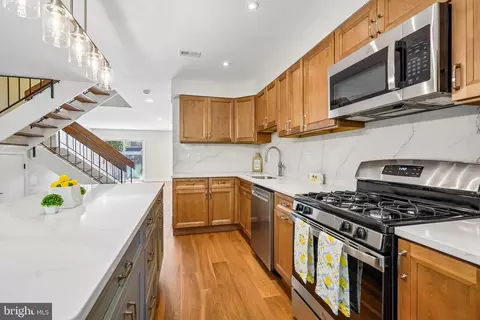 Kitchen - 1309 Northgate Sq, Reston, VA 20190 photo 5 of 5