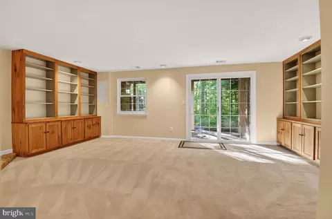 Living - 8923 Park Forest Dr, Springfield, VA 22152 photo 5 of 7