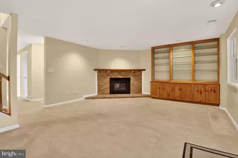 Living - 8923 Park Forest Dr, Springfield, VA 22152 photo 2 of 7