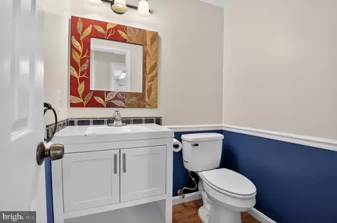 Bath - 8923 Park Forest Dr, Springfield, VA 22152 photo 4 of 4