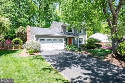 7118 Devonshire Rd, Alexandria, VA 22307