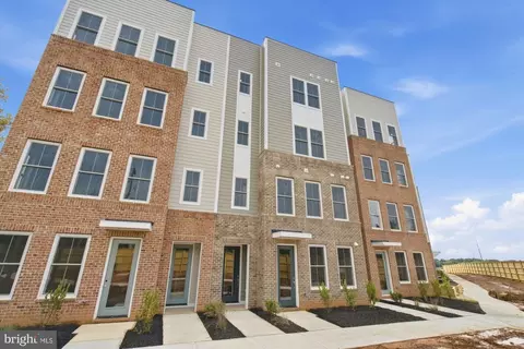 10520 White Granite Dr #8, Oakton, VA 22124