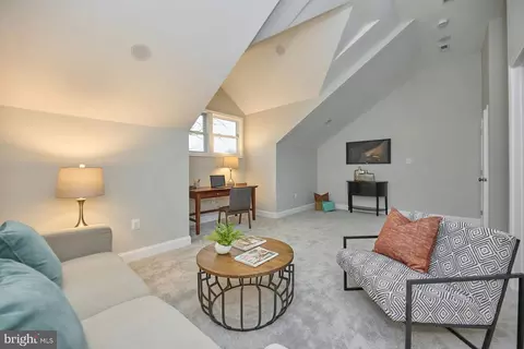 6323 Everglades Dr, Alexandria, VA 22312