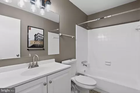 Bath - 2173 Glencourse Ln, Reston, VA 20191 photo 2 of 3