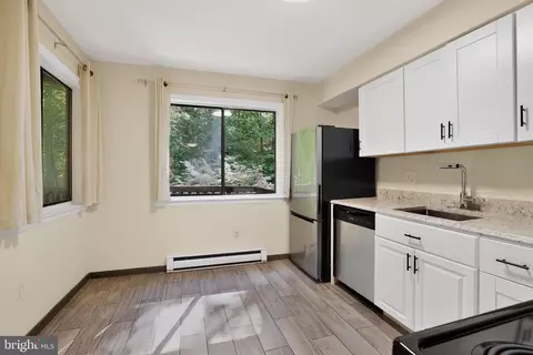 Kitchen - 2173 Glencourse Ln, Reston, VA 20191 photo 3 of 3