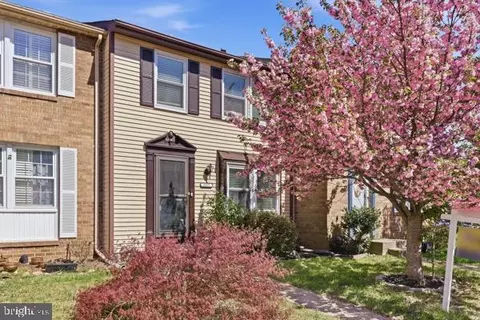 5331 Larochelle Ct, Alexandria, VA 22315