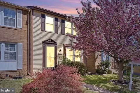5331 Larochelle Ct, Alexandria, VA 22315