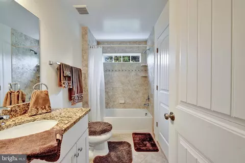 Bath - 6200 Hanover Ave, Springfield, VA 22150 photo 4 of 11