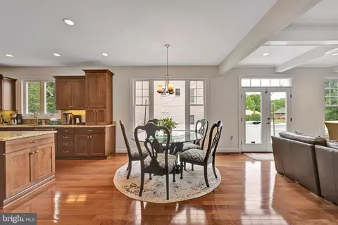 Dining - 6200 Hanover Ave, Springfield, VA 22150 photo 6 of 8