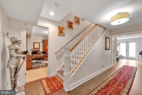 Entry Way - 6200 Hanover Ave, Springfield, VA 22150 photo 7 of 9
