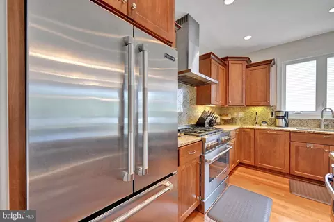 Kitchen - 6200 Hanover Ave, Springfield, VA 22150 photo 6 of 6