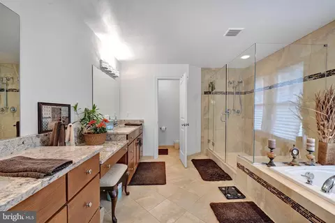 Bath - 6200 Hanover Ave, Springfield, VA 22150 photo 7 of 11