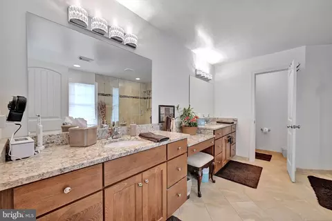Bath - 6200 Hanover Ave, Springfield, VA 22150 photo 8 of 11