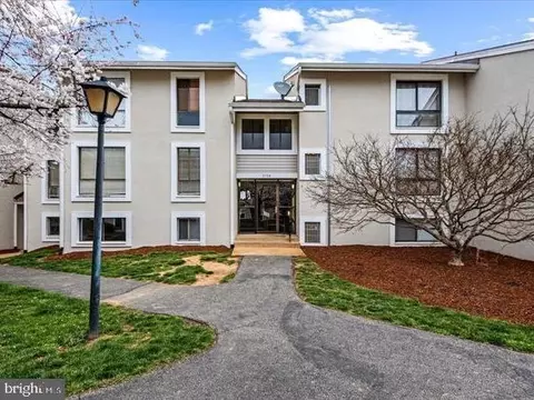 8601 B Sacramento Dr #01/8601B, Alexandria, VA 22309