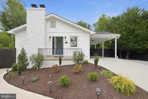 6368 Hillcrest Pl, Alexandria, VA 22312