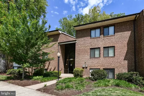 1523 2a Northgate Sq, Reston, VA 20190